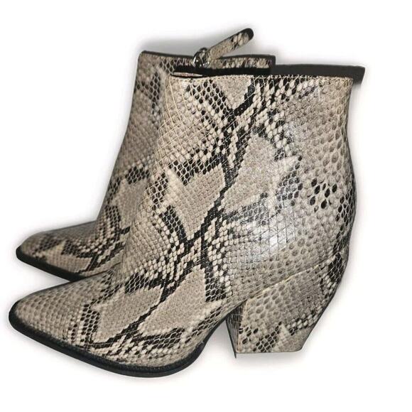 Alias Mae Boots Women’s Beige Snakeskin Leather Pointed Toe Bootie Sz 39, 8 US - Picture 2 of 10